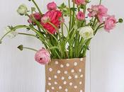 Reciclar bolsas papel como floreros
