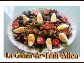 Ensalada canónigos tomates cherry aceitunas bacalao huevos duros