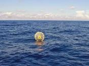 Rescatan hombre flotaba dentro burbuja gigante costas Florida