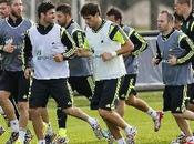 España prepara "final" ante Chile.