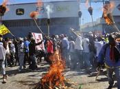 Protestas amenazan tumbar presidente Martelly.