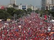 “Oye fascista decimos más, joden Maduro vamos escoñetar”.