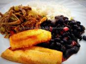 Pabellón Criollo (caraotas negras, carne mechada, arroz plátano)