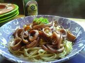 Calamares fideos chinos salsa anchoas alcaparras