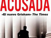 Reseña, acusada