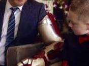 Tony Stark regala brazo biónico niño discapacitado