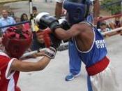 Caraqueño Joniker Tovar triunfó jornada Boxeo Bolivariano Calle
