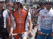 Profesionales contra cicloturistas diferencias (vídeo)