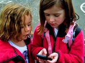 policía propone contrato entre padres hijos sobre teléfono móvil