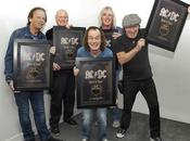 AC/DC reciben Disco Platino ventas 'Rock Bust' España