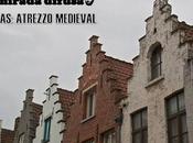 Brujas: atrezzo medieval
