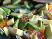 Ensalada exótica brotes alfalfa, lichis mandarina.