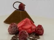Pirámide chocolate interior toffe espuma frambuesas