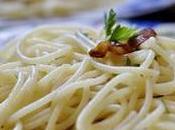 Espaguetis “aglio olio”. salsa clásica aceite “express”. (#ColorYSabor)