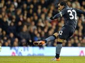 Tevez, cansado rodea fútbol