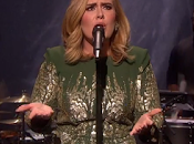 Escucha Adele cantar 'Hello' primera vivo