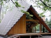 Cabaña moderna madera diseño innovador.