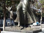 Podcast charla entre estatuas Barcelona Laberint Wonderland