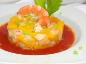 Timbal langostinos melocotón sobre Bloody Mary