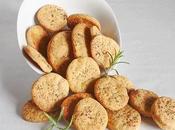 Galletas saladas queso hierbas aromáticas