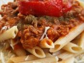 Macarrones integrales boloñesa pimientos