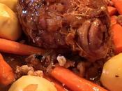 Cerdo salsa damascos, nueces salvia