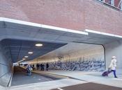 nuevo túnel para ciclistas peatones Ámsterdam dispone mural 80.000 azulejos