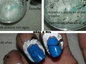 Diseño uñas azul efecto mármol