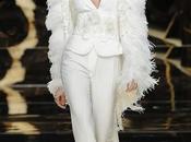 Vestidos novia llenos flecos, plumas, transparencias bordados nueva apuesta Yolan Cris para 2017