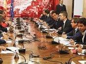 políticos, enfrentados nuevo