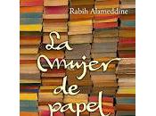 Reseña, mujer papel