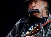 Neil Young cumplió ayer años.