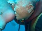 improbable amistad años entre buceador