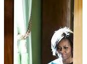 Michelle Obama defiende lactancia materna enciende guerra