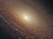 Hubble fotografía galaxia millones años
