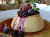 Flan leche condensada salsa frutos rojos