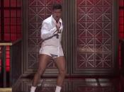 Ricky Martin imitó Cruise famosa escena ropa interior película 'Risky Business' (VIDEO)