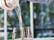 Beber agua mineral natural durante embarazo lactancia garantiza hidratación saludable