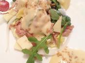 Ensalada pollo, manzana salsa oriental