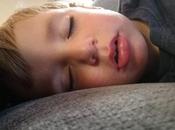 hacer cuando hijos duermen siesta