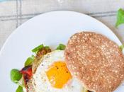 Sándwich huevo verduras plancha