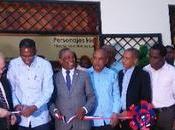 inaugura estos momentos Centro Cultural Neiba.