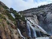 significado soñar torrente agua.