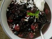 Porridge arroz negro arándanos moras