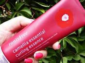 Camellia Essential Curling Essence Inisfree, crema para rizos cosmética coreana