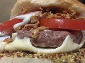 Hamburguesa pavo mostaza vieja salsa roquefort cebolla crujiente