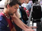 pianos verticales invaden aeropuertos estaciones media Europa