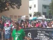 Mujeres Movimiento Campesino Dominicano marchan contra violencia género.