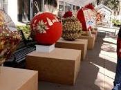 Llegan esferas gigantes paseo colón