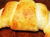 Croissants beicon queso